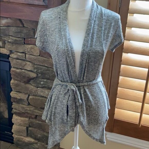 Zoah Design Cardigan Open Tie Waist Asymmetrical Hem Gray Short Sleeve Womens  L - Picture 2 of 5